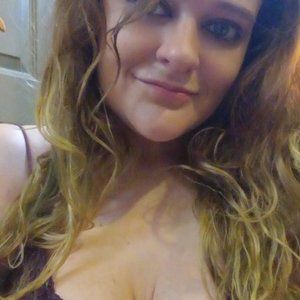 Meet your Posher, Caitlin